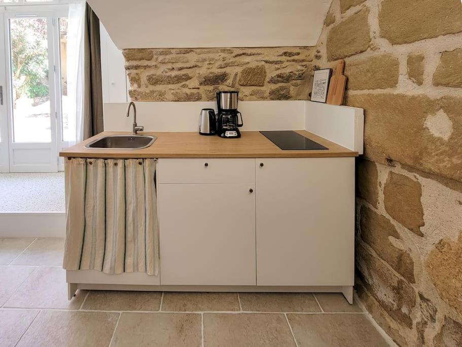 Studio Spacieux De Caractere Montaren-et-Saint-Médiers Εξωτερικό φωτογραφία