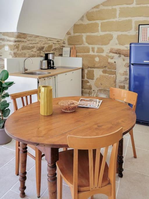 Studio Spacieux De Caractere Montaren-et-Saint-Médiers Εξωτερικό φωτογραφία