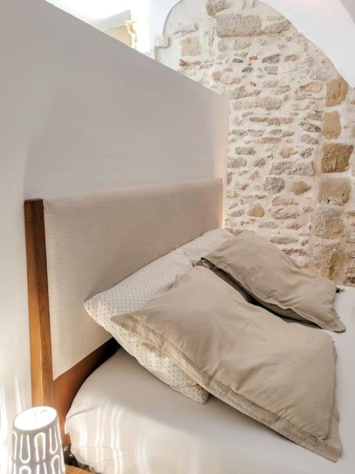 Studio Spacieux De Caractere Montaren-et-Saint-Médiers Εξωτερικό φωτογραφία
